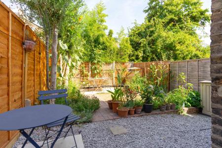 1 bedroom Flat for sale in St Julian's Farm Road, West Norwood, London, SE27
