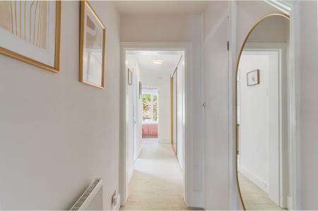 1 bedroom Flat for sale in St Julian's Farm Road, West Norwood, London, SE27