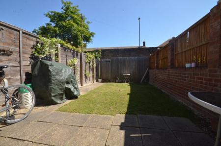 2 bedroom Terraced House to let in St Benets Close, London, SW17