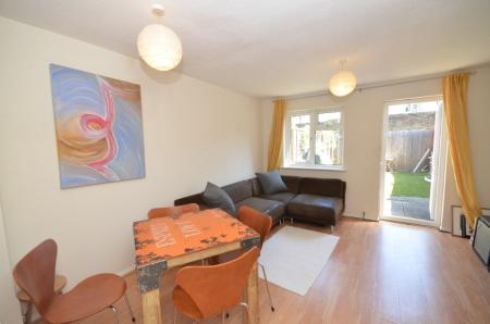 2 bedroom Terraced House to let in St Benets Close, London, SW17