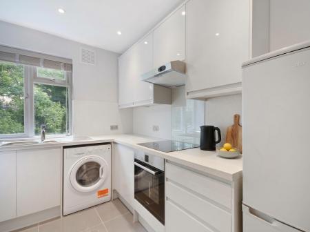2 bedroom Flat for sale in 10 Thurlow Park Road, Tulse HIll, London, SE21