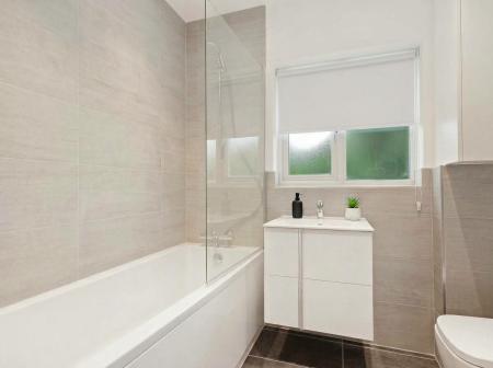 2 bedroom Flat for sale in 10 Thurlow Park Road, Tulse HIll, London, SE21
