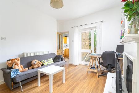 1 bedroom Flat for sale in Gipsy Road, Gipsy Hill, London, SE27