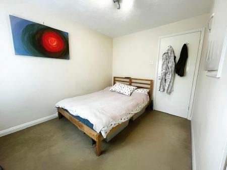 2 bedroom Terraced House to let in Kelvin Gardens, London, CR0