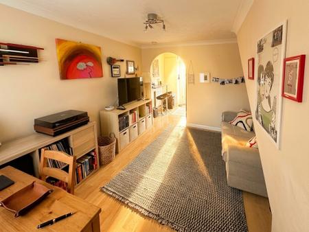 2 bedroom Terraced House to let in Kelvin Gardens, London, CR0