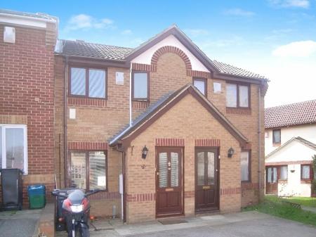 2 bedroom Terraced House to let in Kelvin Gardens, London, CR0