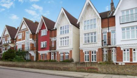 3 bedroom Maisonette to let in Sternhold Avenue, Streatham Hill, London, SW2