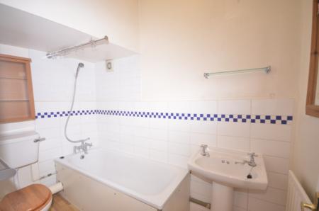 2 bedroom Flat to let in Dulwich Road, Brixton, London, SE24