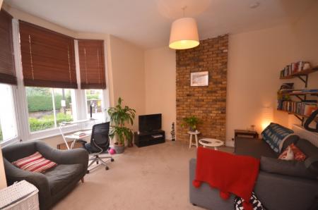 2 bedroom Flat to let in Dulwich Road, Brixton, London, SE24