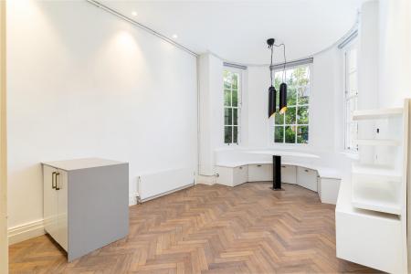 1 bedroom Flat to let in Elderwood Place, West Norwood, London, SE27