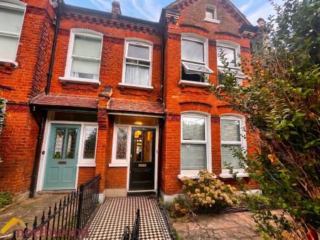 1 bedroom House of Multiple Occupation to let in Croxted Rd, Herne Hill, London, SE21