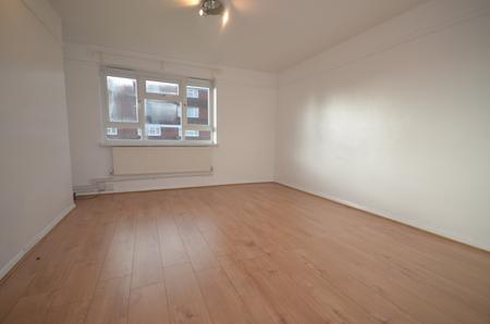 1 bedroom Flat to let in Hermitage Road, Crystal Palace, London, SE19