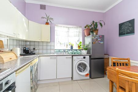1 bedroom Flat to let in Brigstock Road, Thornton Heath, Croydon, CR7