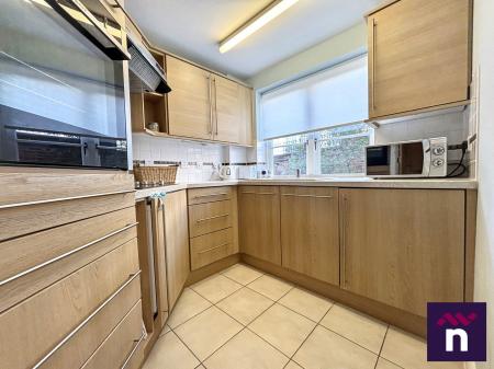 2 bedroom Flat for sale in Imber Court, Warminster, BA12