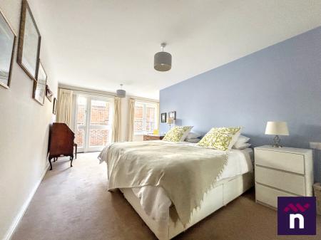 2 bedroom Flat for sale in Imber Court, Warminster, BA12