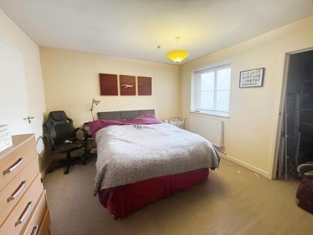 2 bedroom Flat for sale in Palomino Place, Westbury, BA13