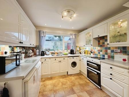 3 bedroom Semi-detached house for sale in Poulsen Close, Warminster, BA12