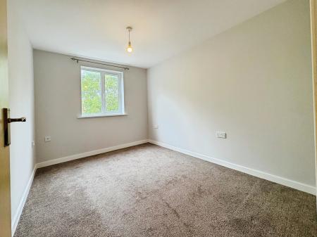 2 bedroom Flat for sale in Tarpan Walk, Westbury, BA13