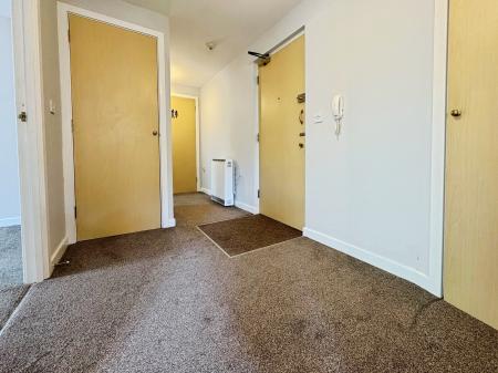 2 bedroom Flat for sale in Tarpan Walk, Westbury, BA13