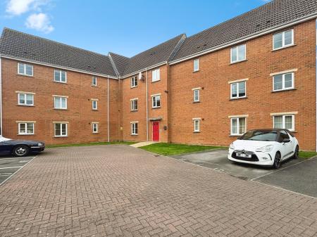 2 bedroom Flat for sale in Tarpan Walk, Westbury, BA13