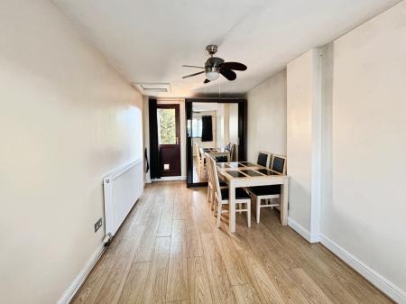 2 bedroom Terraced House for sale in The Teasels, Warminster, BA12