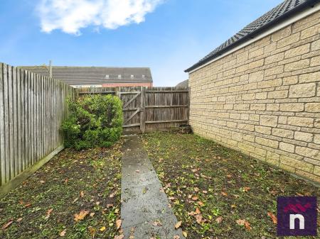 2 bedroom Coach House to let in Cavell Court, Trowbridge, BA14