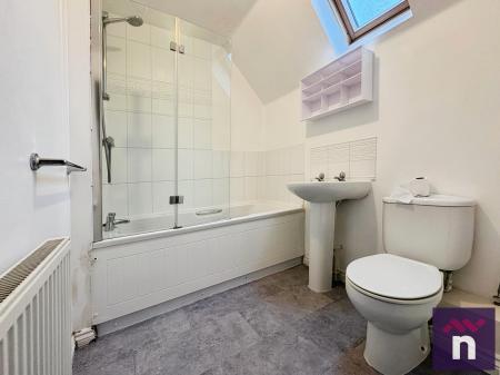 2 bedroom Coach House to let in Cavell Court, Trowbridge, BA14