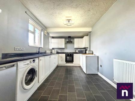 4 bedroom Terraced House for sale in Woodcock Road, Warminster, BA12