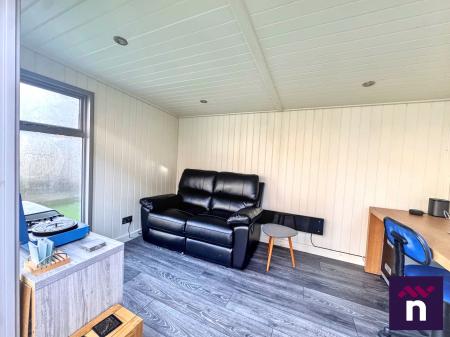 4 bedroom Detached house for sale in Canons Close, Warminster, BA12