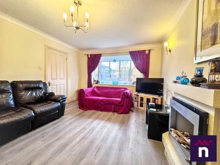 4 bedroom Detached house for sale in Canons Close, Warminster, BA12