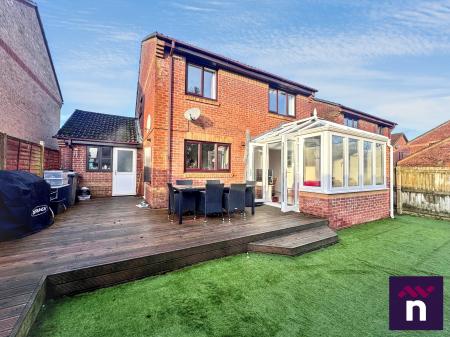 4 bedroom Detached house for sale in Canons Close, Warminster, BA12