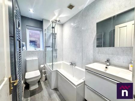 4 bedroom Detached house for sale in Canons Close, Warminster, BA12