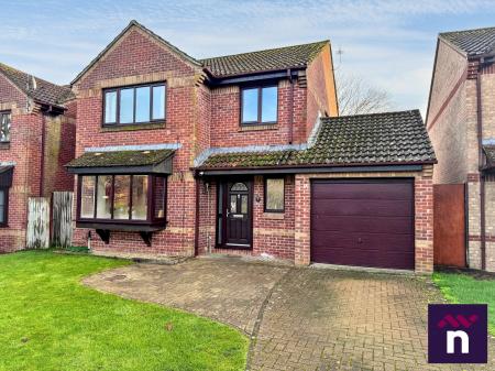 4 bedroom Detached house for sale in Canons Close, Warminster, BA12