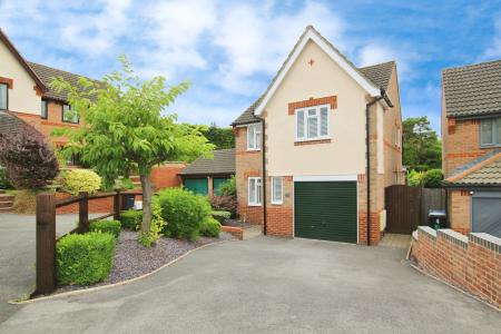 3 bedroom Detached house for sale in Hillbourne Close, Warminster, BA12