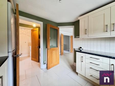 3 bedroom Detached house for sale in Hillbourne Close, Warminster, BA12
