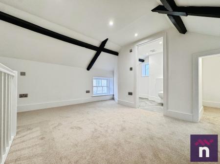 2 bedroom Terraced House for sale in Silver Street, Warminster, BA12