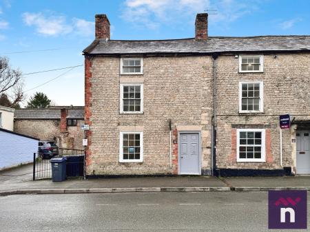 2 bedroom Terraced House for sale in Silver Street, Warminster, BA12