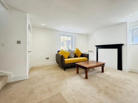 2 bedroom Terraced House for sale in Silver Street, Warminster, BA12