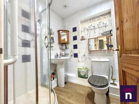 2 bedroom Bungalow for sale in Poulsen Close, Warminster, BA12