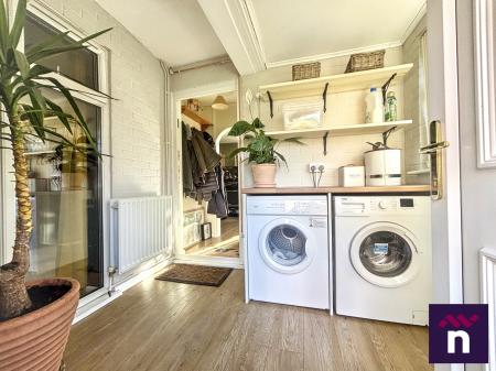 2 bedroom Bungalow for sale in Poulsen Close, Warminster, BA12