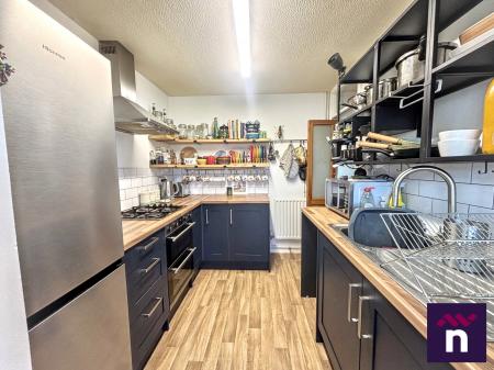 2 bedroom Bungalow for sale in Poulsen Close, Warminster, BA12