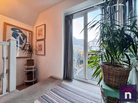 2 bedroom Coach House for sale in The Old Coach House North Row, Warminster, BA12