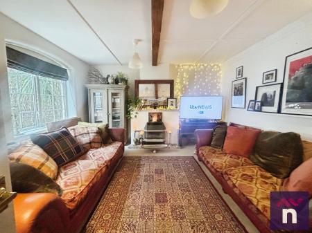 2 bedroom Coach House for sale in The Old Coach House North Row, Warminster, BA12