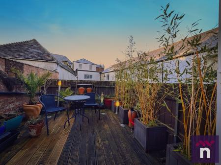 2 bedroom Coach House for sale in The Old Coach House North Row, Warminster, BA12