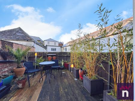 2 bedroom Coach House for sale in The Old Coach House North Row, Warminster, BA12