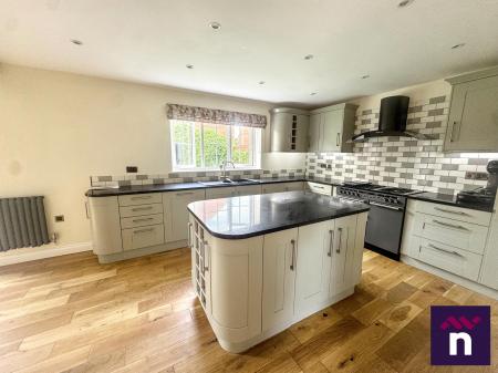 4 bedroom Detached house for sale in Hackney Way, Westbury, BA13