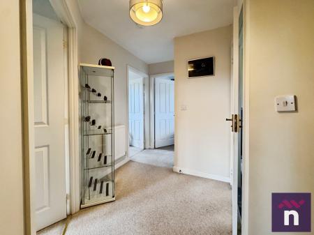 2 bedroom Flat for sale in Swaledale, Warminster, BA12