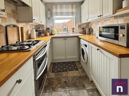 2 bedroom Terraced House for sale in Lime Close, Frome, BA11
