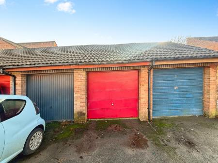 2 bedroom Terraced House for sale in Lime Close, Frome, BA11