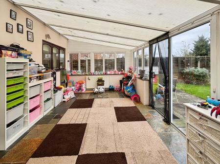 4 bedroom Detached house for sale in The Teasels, Warminster, BA12